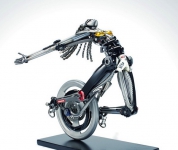 SRAM自行车零件打造惊人雕塑艺术品